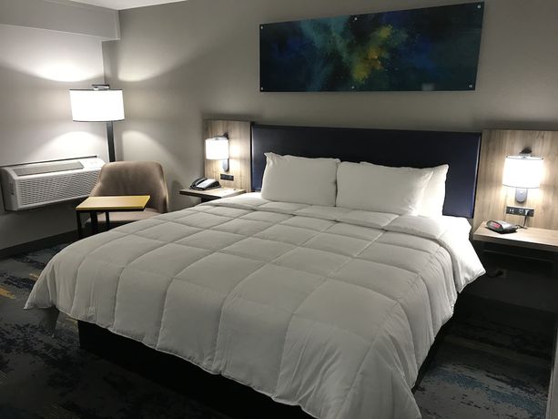 Imagen de la habitación del Hotel Clarion Pointe Okc Airport. Foto 6