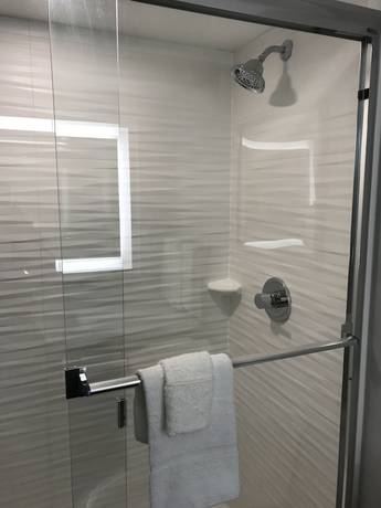 Imagen de la habitación del Hotel Clarion Pointe Okc Airport. Foto 12