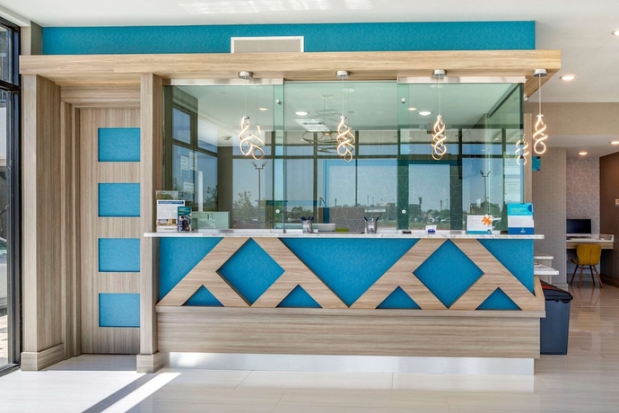 Imagen de los interiores del Hotel Clarion Pointe Port Arthur-Beaumont South. Foto 17