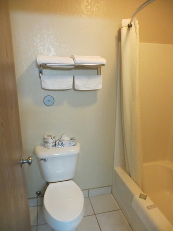 Imagen de la habitación del Hotel Clarion Pointe Prescott Valley. Foto 17