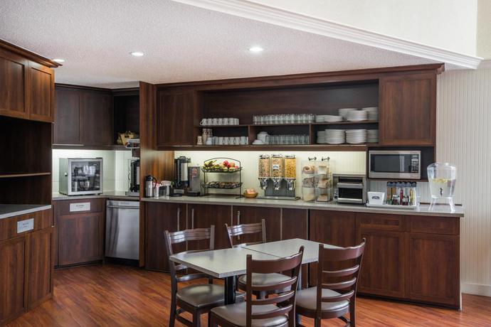 Imagen general del Hotel Clarion Pointe Quebec Airport. Foto 2