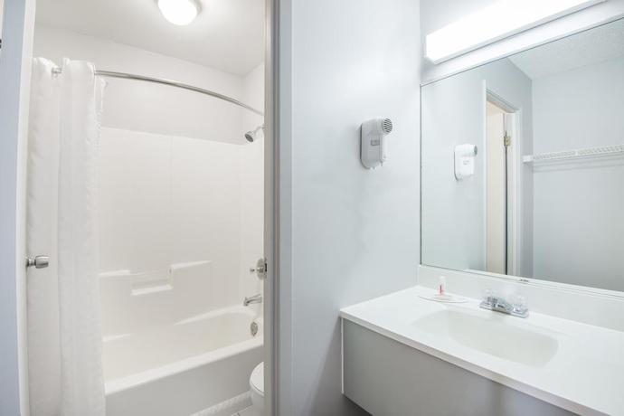 Imagen general del Hotel Clarion Pointe Quebec Airport. Foto 3