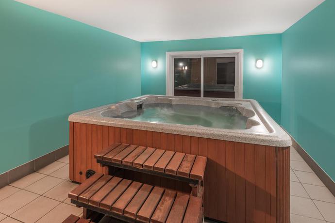 Imagen general del Hotel Clarion Pointe Quebec Airport. Foto 12