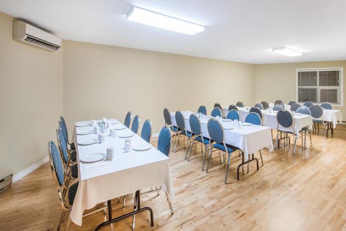 Imagen general del Hotel Clarion Pointe Quebec Airport. Foto 13