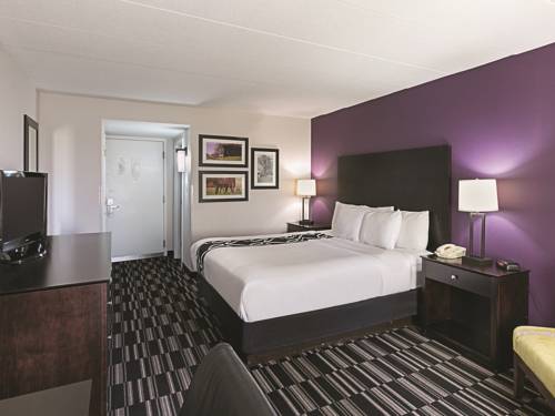 Imagen de la habitación del Hotel Clarion Pointe Richmond North Near University. Foto 9
