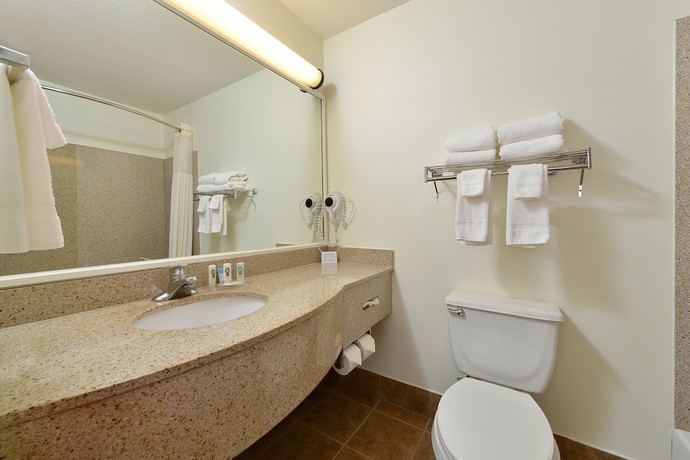 Imagen de la habitación del Hotel Clarion Pointe Sioux Falls Airport. Foto 11