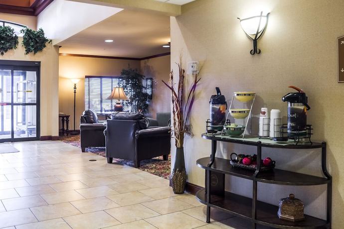 Imagen de los interiores del Hotel Clarion Pointe Sioux Falls Airport. Foto 18