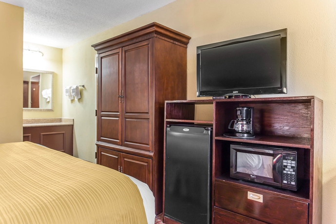 Imagen de la habitación del Hotel Clarion Pointe Statesville. Foto 5