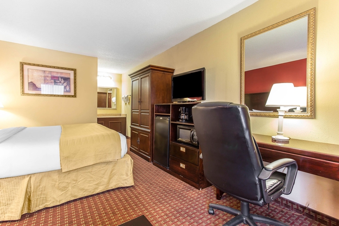 Imagen de la habitación del Hotel Clarion Pointe Statesville. Foto 7