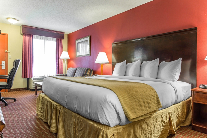 Imagen de la habitación del Hotel Clarion Pointe Statesville. Foto 8