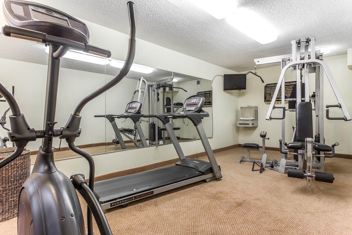 Imagen de los interiores del Hotel Clarion Pointe Statesville. Foto 12