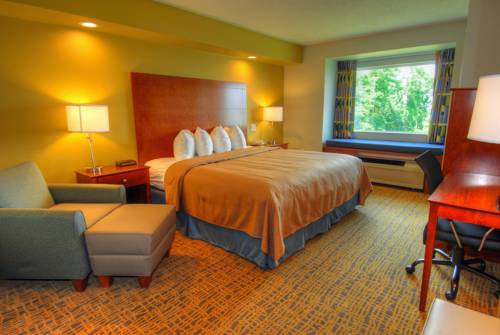Imagen de la habitación del Hotel Clarion Pointe Staunton East. Foto 3