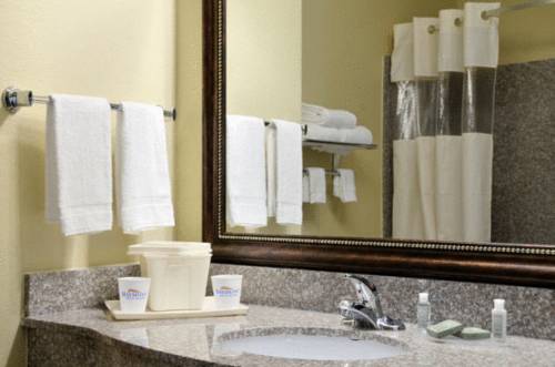 Imagen de la habitación del Hotel Clarion Pointe Sulphur - Lake Charles. Foto 4