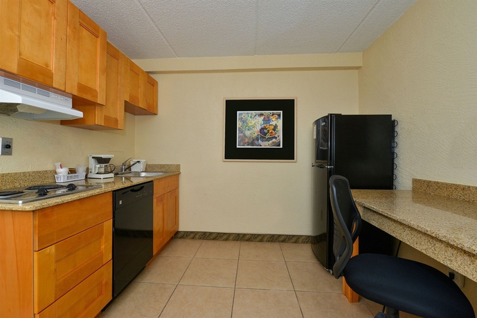 Imagen de la habitación del Hotel Clarion Pointe Tampa East Near Fairgrounds and Casino. Foto 11