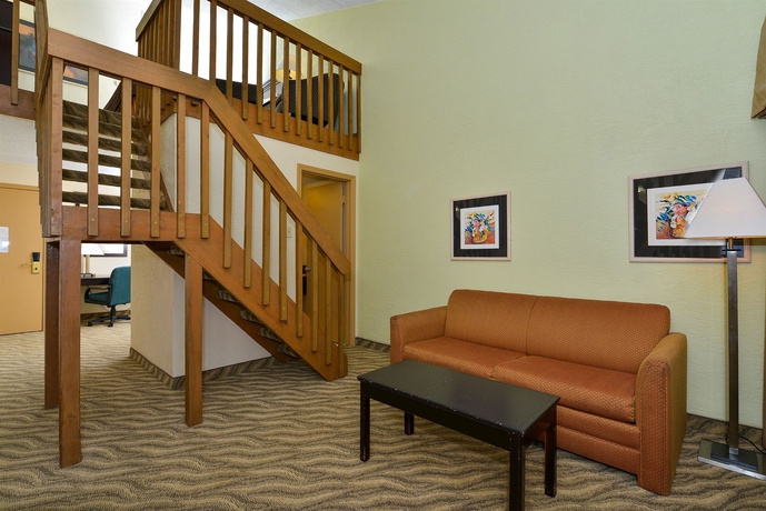 Imagen de los interiores del Hotel Clarion Pointe Tampa East Near Fairgrounds and Casino. Foto 15