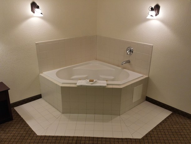 Imagen de la habitación del Hotel Clarion Pointe-Dillard near Blue Ridge Mountains. Foto 18