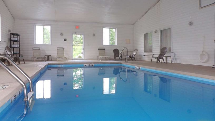 Imagen de la piscina del Hotel Clarion Pointe-Dillard near Blue Ridge Mountains. Foto 20