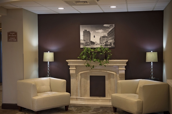 Imagen de los interiores del Hotel Clarion San Angelo Near Convention Center. Foto 15