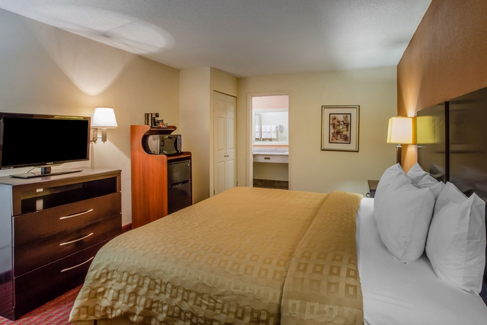 Imagen de la habitación del Hotel Clarion Suites, Augusta. Foto 4