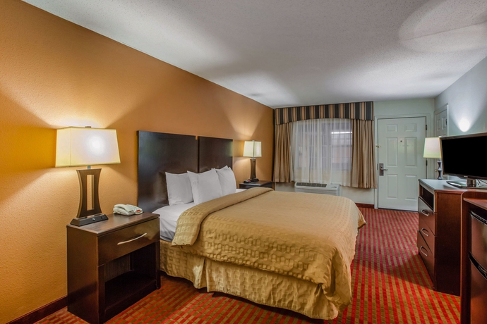 Imagen de la habitación del Hotel Clarion Suites, Augusta. Foto 5