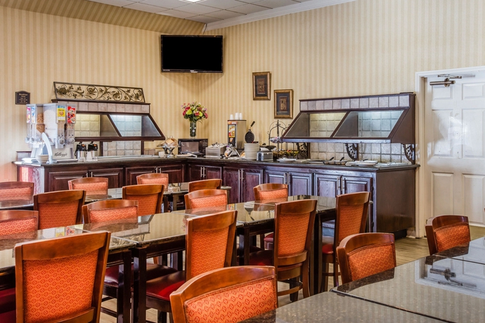 Imagen del bar/restaurante del Hotel Clarion Suites, Augusta. Foto 2