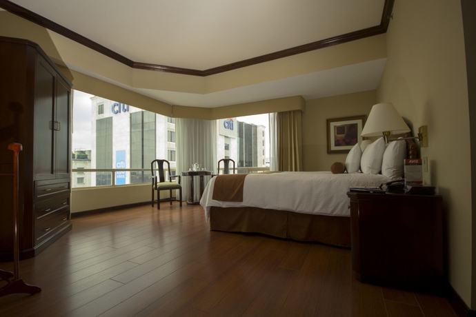 Imagen de la habitación del Hotel Clarion Suites Guatemala City. Foto 2