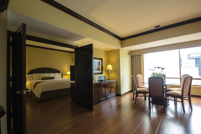 Imagen de la habitación del Hotel Clarion Suites Guatemala City. Foto 11