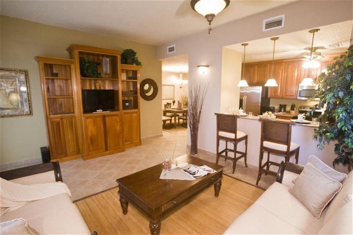 Imagen de los interiores del Hotel Clarion Suites Roatan At Pineapple Villas. Foto 9