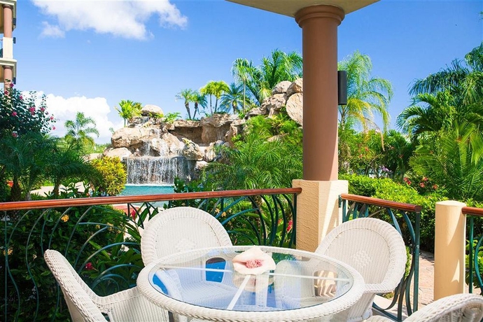 Imagen de los exteriores del Hotel Clarion Suites Roatan At Pineapple Villas. Foto 8