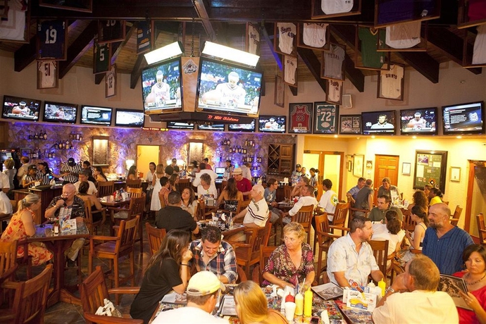 Imagen de los interiores del Hotel Clarion Suites Roatan At Pineapple Villas. Foto 10