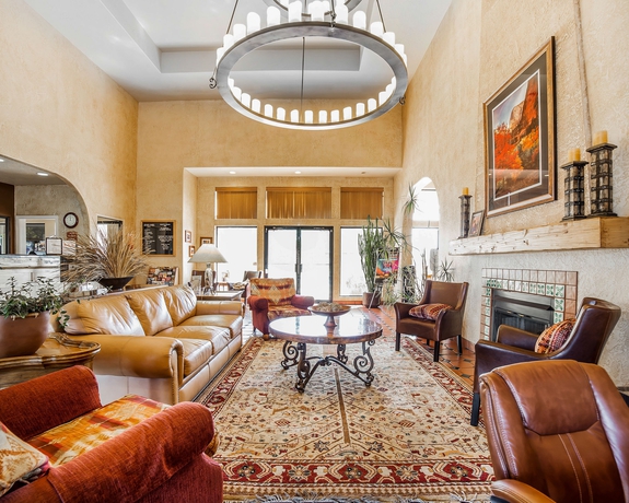 Imagen de los interiores del Hotel Clarion Suites St George - Convention Center Area. Foto 7