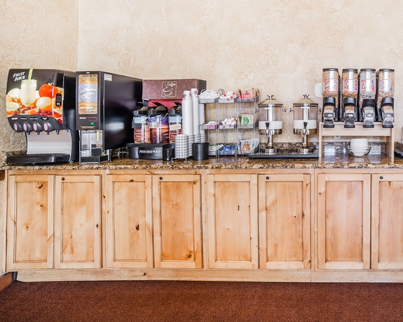 Imagen del bar/restaurante del Hotel Clarion Suites St George - Convention Center Area. Foto 6