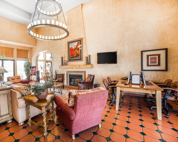 Imagen de los interiores del Hotel Clarion Suites St George - Convention Center Area. Foto 14