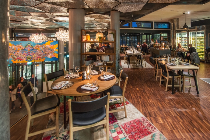 Imagen del bar/restaurante del Hotel Clarion The Edge. Foto 3
