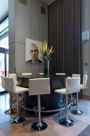 Imagen de los interiores del Hotel Clarion The Hub. Foto 10