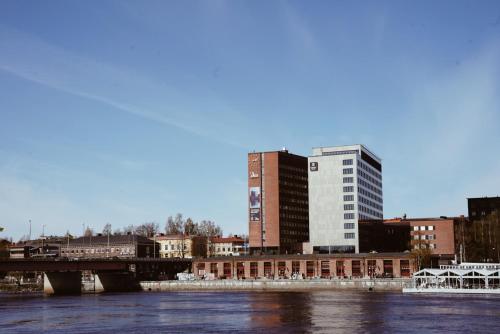 Imagen general del Hotel Clarion Ume&aring;. Foto 2