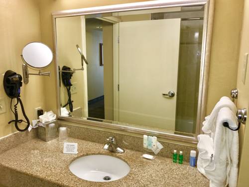 Imagen de la habitación del Hotel Clarion & Suites Hamden - New Haven. Foto 6