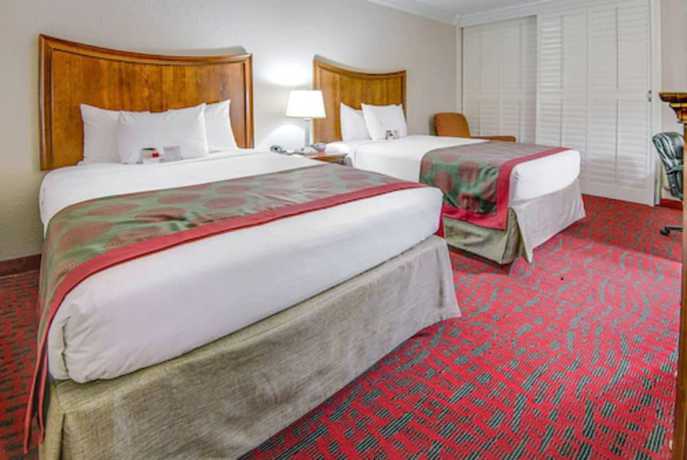 Imagen de la habitación del Hotel Clarion & Suites Metairie. Foto 3