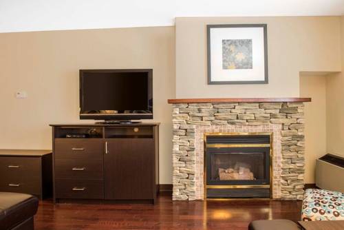 Imagen de la habitación del Hotel Clarion and Conference Centre. Foto 2