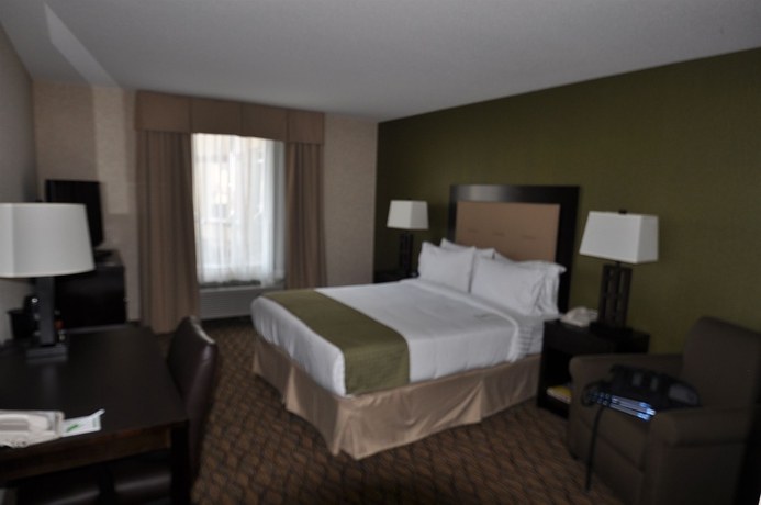 Imagen de la habitación del Hotel Clarion and Conference Centre. Foto 2