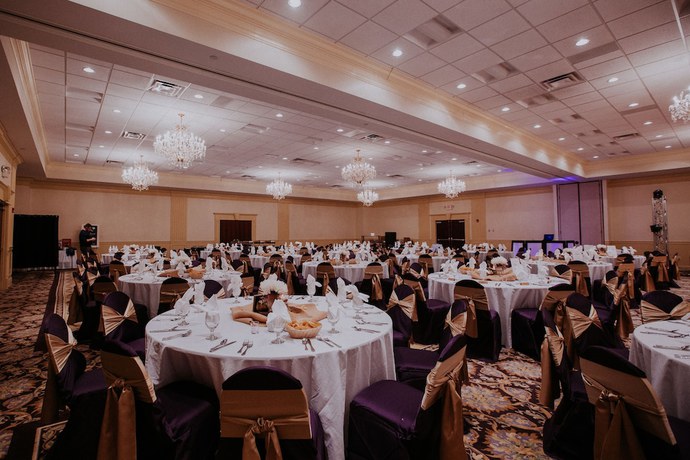 Imagen de los interiores del Hotel Clarion and Convention Center Joliet. Foto 10