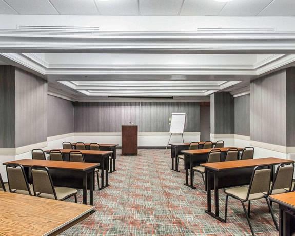 Imagen general del Hotel Clarion and Suites Bwi Airport North. Foto 11