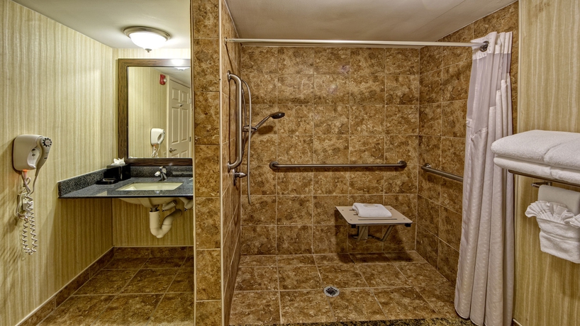 Imagen de la habitación del Hotel Clarion and Suites Conference Center Memphis Airport. Foto 6