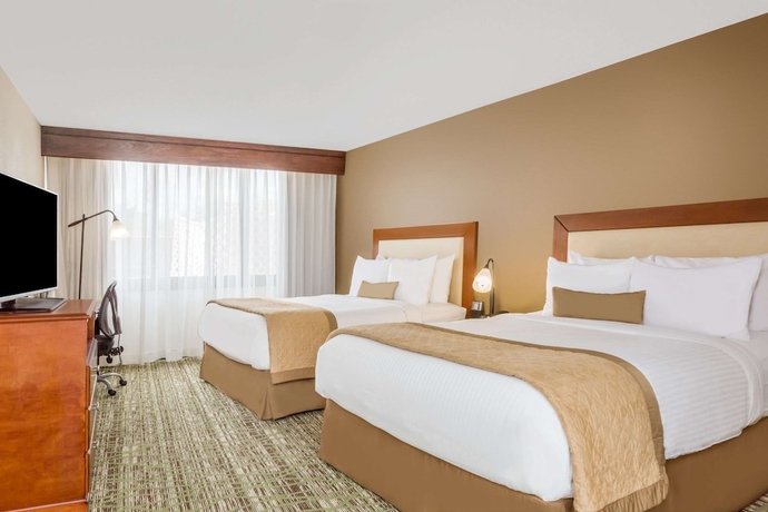 Imagen de la habitación del Hotel Clarion and Suites, Mount Laurel. Foto 5