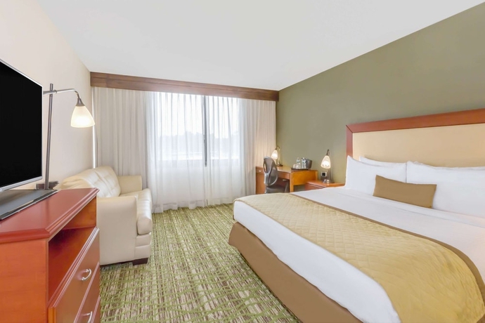 Imagen de la habitación del Hotel Clarion and Suites, Mount Laurel. Foto 7