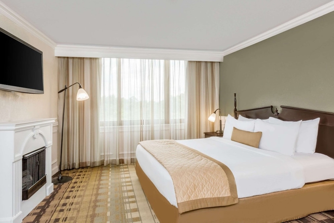Imagen de la habitación del Hotel Clarion and Suites, Mount Laurel. Foto 8
