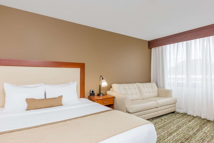 Imagen de la habitación del Hotel Clarion and Suites, Mount Laurel. Foto 13