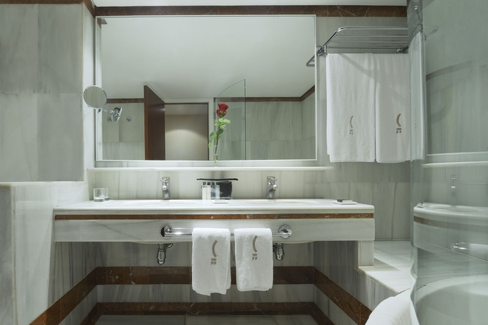 Imagen de la habitación del Hotel Claris Hotel and Spa 5*gl, A Small Luxury Hotels Of The World. Foto 4