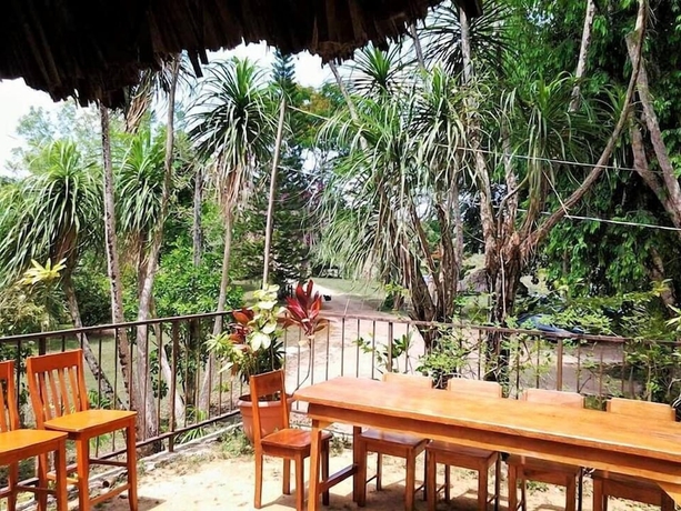 Imagen del bar/restaurante del Hotel Clarissa Falls Resort. Foto 3
