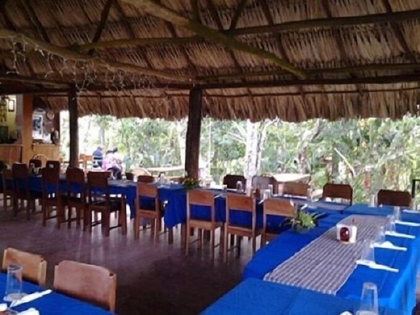 Imagen del bar/restaurante del Hotel Clarissa Falls Resort. Foto 4